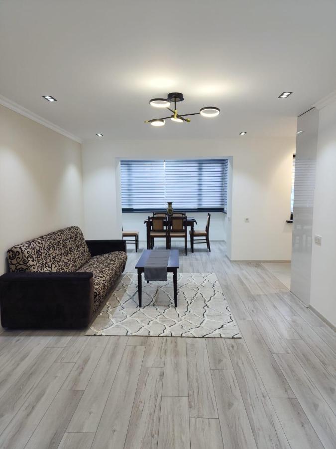Apartament ซามาร์คันด์ ภายนอก รูปภาพ